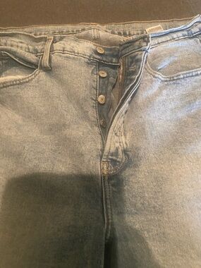Old Navy Light Blue Relaxed Fit Jeans - Button Fly